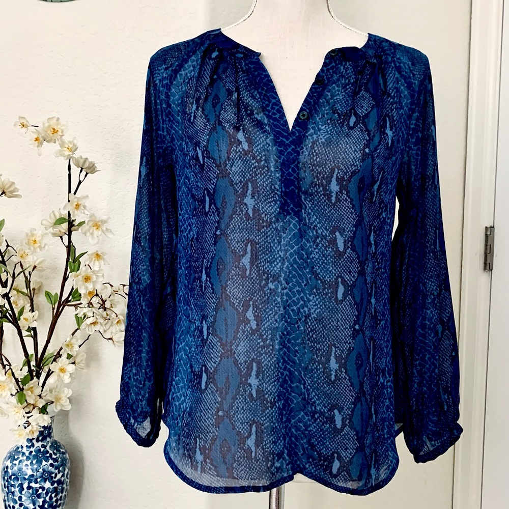 HP 🎉 BANANA REPUBLIC Python Print Blouse